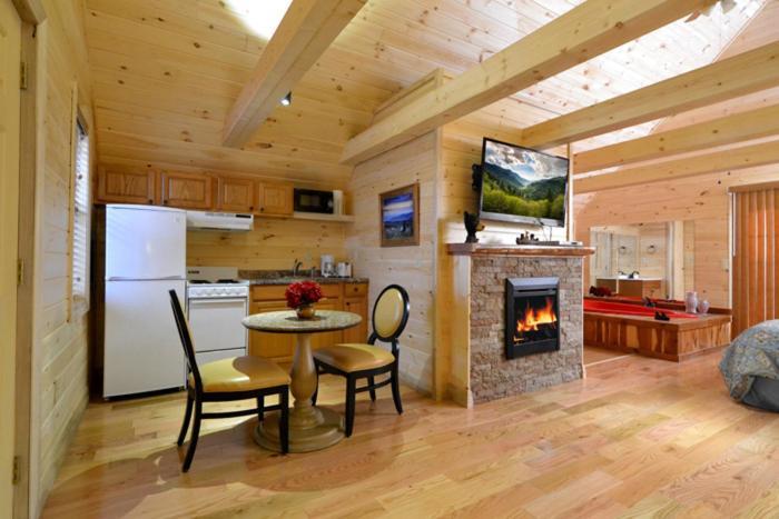 Mountain High Villa Gatlinburg Exterior photo